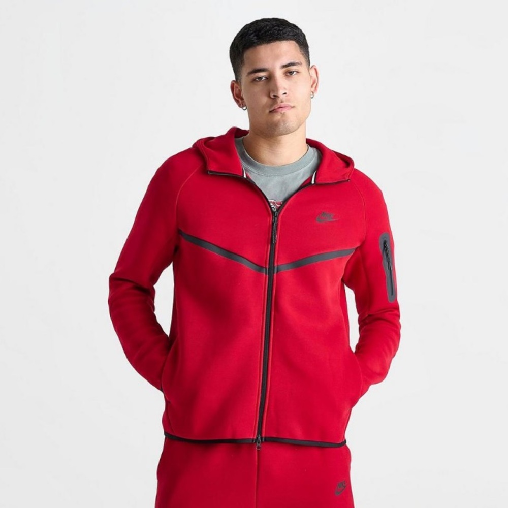 NWT Nike Sportswear Tech Fleece 2-piece Hoodie/Shorts - Gym Red/Black